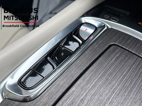 Used 2022 Buick Enclave Avenir image 33