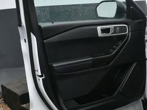 Used 2021 Ford Explorer 4WD image 17