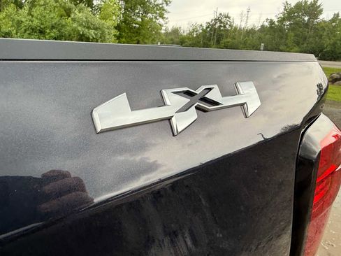 Used 2025 GMC Sierra 1500 Elevation image 28