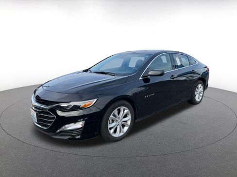 Used 2024 Chevrolet Malibu LT image 3