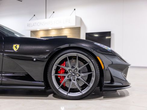Used 2021 Ferrari 812 GTS RWD image 24