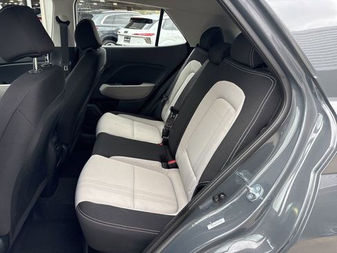 Used 2025 Hyundai Venue SEL FWD image 12