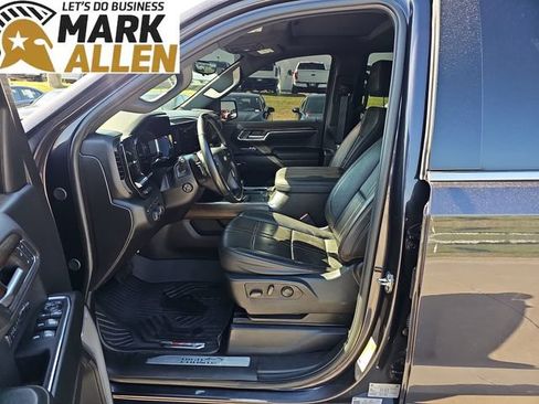 Used 2024 Chevrolet Silverado 1500 High Country w/ Technology Package AWD/4WD image 19