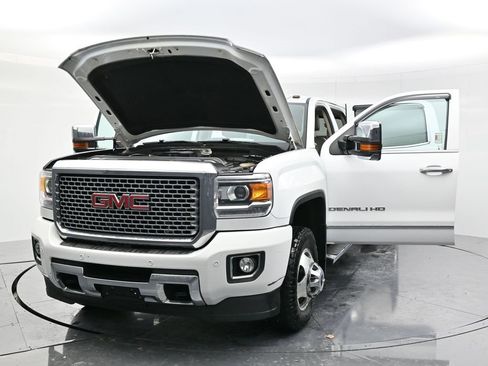 Used 2016 GMC Sierra 3500 Denali w/ Duramax Plus Package image 58