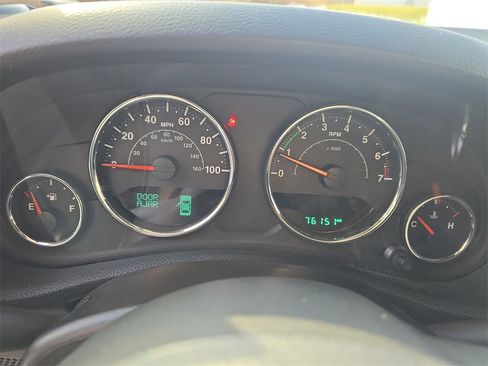 Used 2016 Jeep Wrangler Unlimited Sport image 16