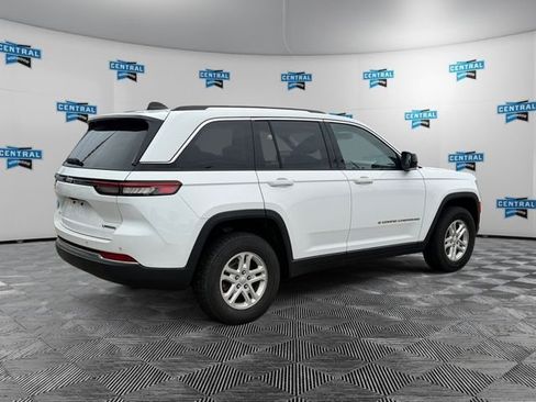 Used 2023 Jeep Grand Cherokee Laredo w/ Luxury Tech Group I AWD/4WD image 6