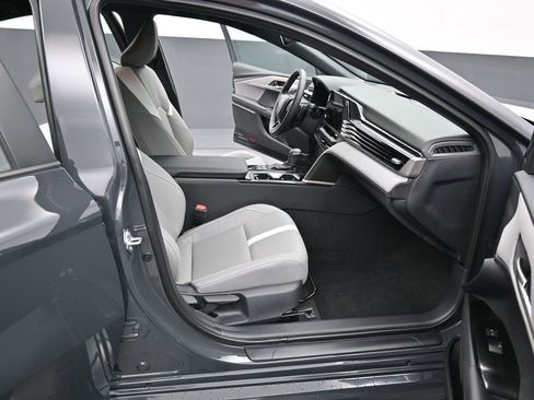 Certified 2025 Toyota Camry SE image 32