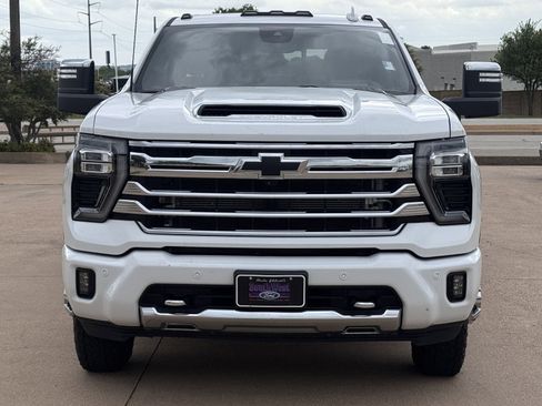 Used 2024 Chevrolet Silverado 3500 High Country w/ Technology Package image 9