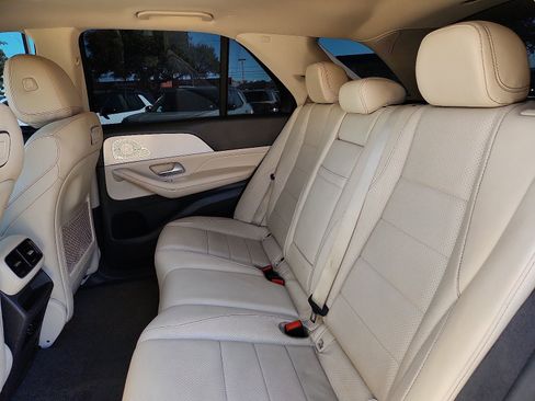 Used 2020 Mercedes-Benz GLE 350 4MATIC w/ Premium Package image 10