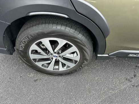 Certified 2025 Subaru Outback Premium AWD/4WD image 12