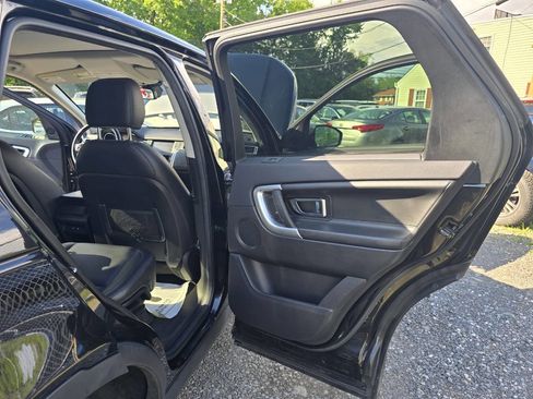 Used 2018 Land Rover Discovery Sport HSE Luxury image 34