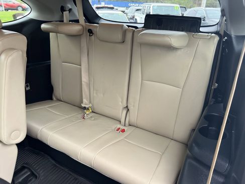 Used 2022 Toyota Highlander XLE image 25