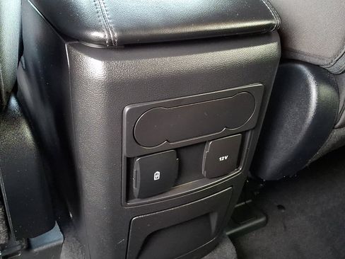 Certified 2023 Ford Explorer XLT image 11