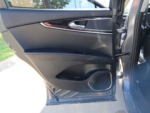 Used 2023 Lincoln Nautilus FWD w/ Premium Package image 43