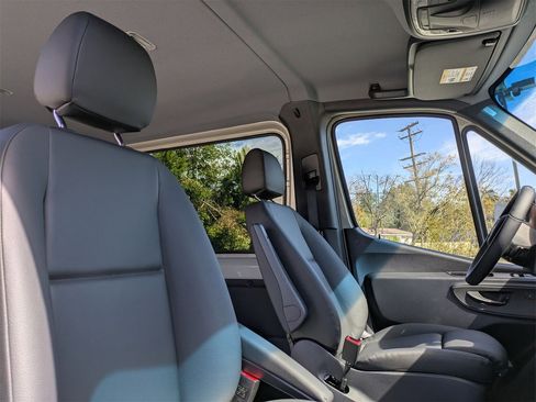 New 2025 Mercedes-Benz Sprinter 2500 image 9