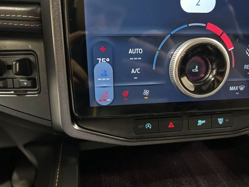 Used 2023 Ford Expedition Platinum image 24