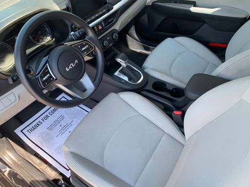 Used 2022 Kia Forte LXS FWD image 10