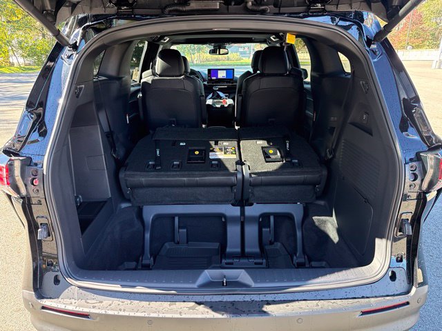 New 2026 Toyota Sienna XLE Woodland Edition AWD/4WD image 5
