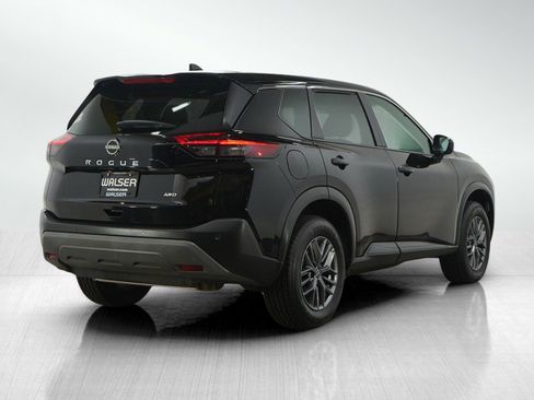 Used 2023 Nissan Rogue S image 5