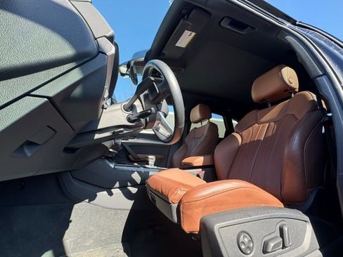 Used 2025 Audi Q5 2.0T Premium image 16