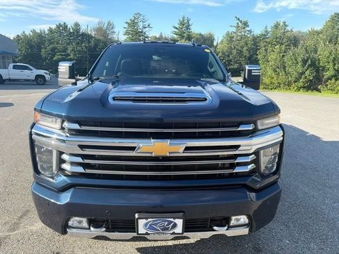 Used 2020 Chevrolet Silverado 2500 High Country w/ Technology Package AWD/4WD image 2
