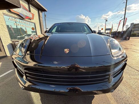 Used 2019 Porsche Cayenne S image 4