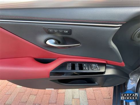 Used 2023 Lexus ES 300h F Sport image 12