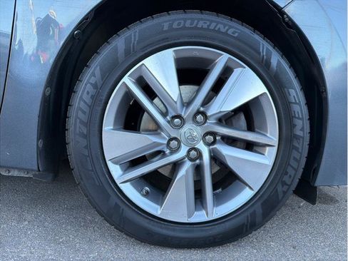 Used 2014 Toyota Corolla LE FWD image 22
