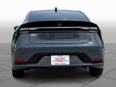 New 2025 Toyota Prius Plug-In Hybrid image 4