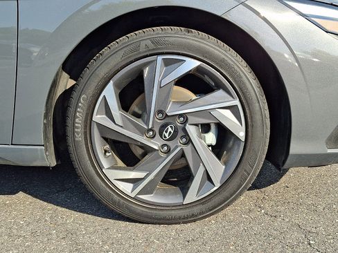 Certified 2025 Hyundai Elantra Sport FWD image 8