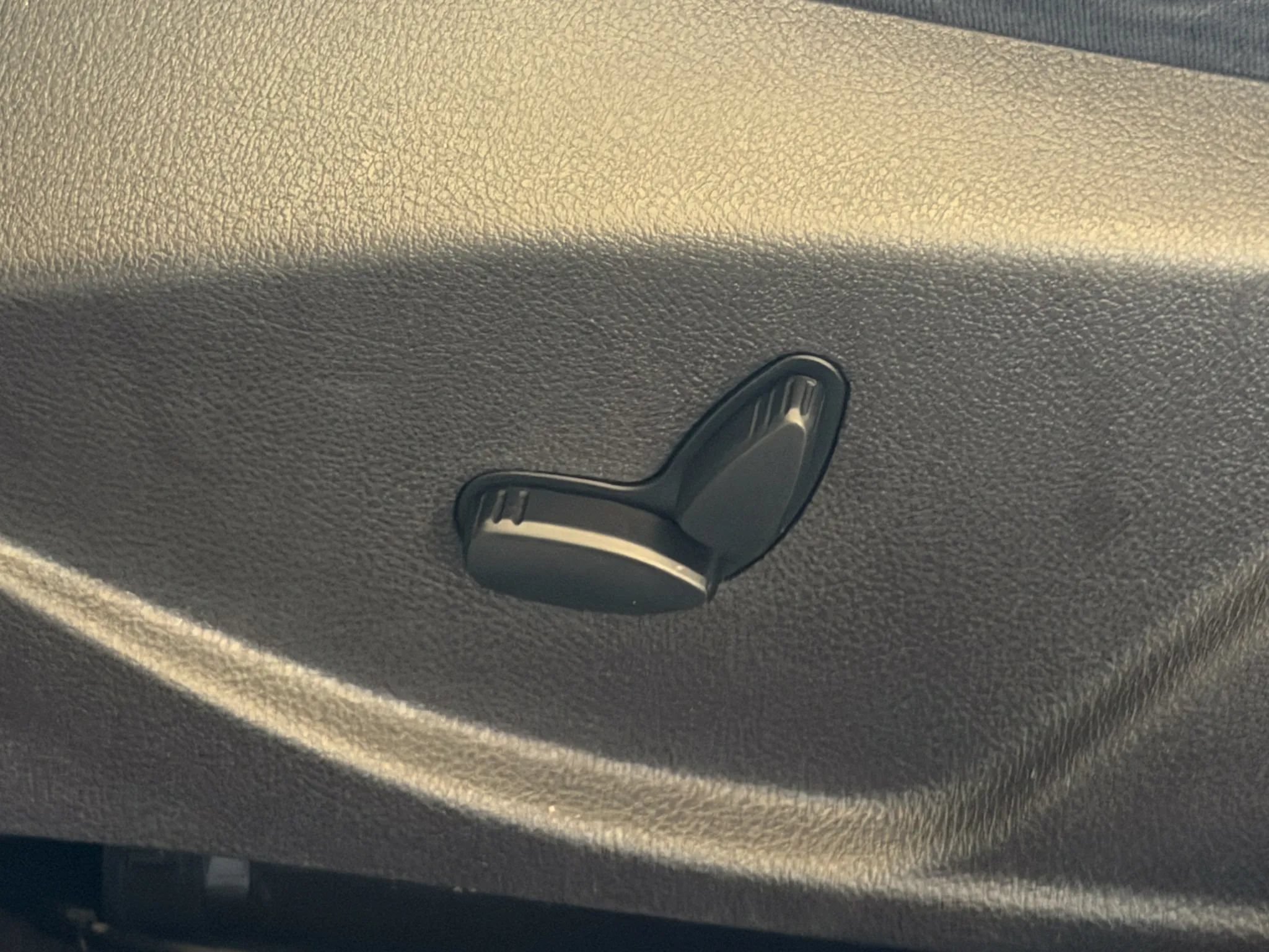 Used 2014 Ford Focus SE w/ Equipment Group 201A FWD image 18