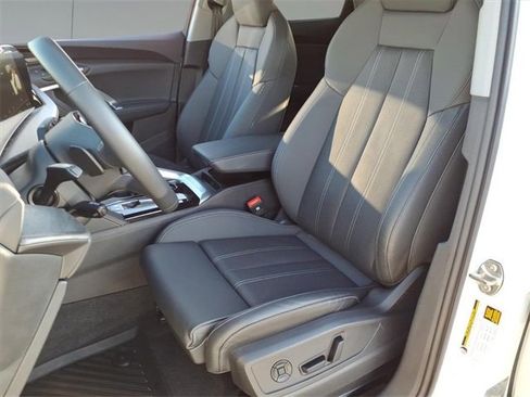 Used 2025 Audi Q5 Premium Plus w/ Premium Plus image 17