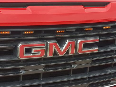 Used 2024 GMC Sierra 1500 Elevation w/ X31 Off-Road Package AWD/4WD image 12