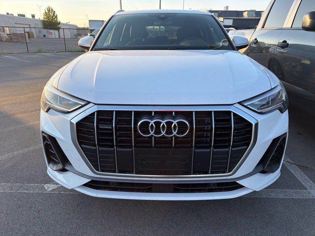Used 2025 Audi Q3 2.0T Premium AWD/4WD image 2