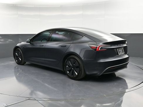 Used 2024 Tesla Model 3 Standard Range image 3