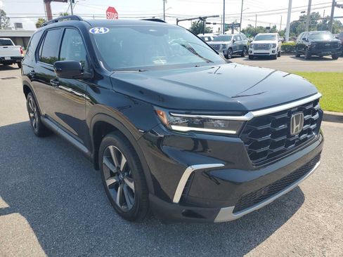 Used 2024 Honda Pilot Touring image 9
