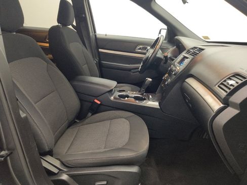 Used 2019 Ford Explorer XLT w/ Class III Trailer Tow Package FWD image 21