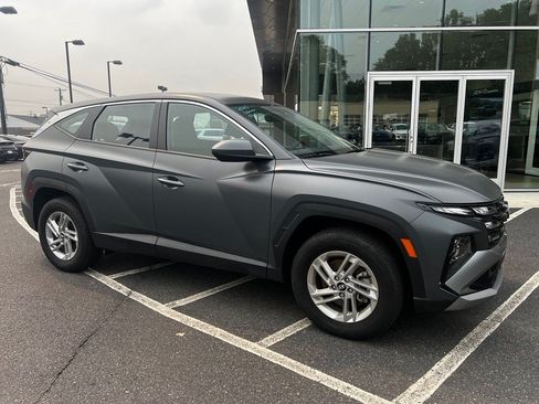Certified 2025 Hyundai Tucson SE AWD/4WD image 5
