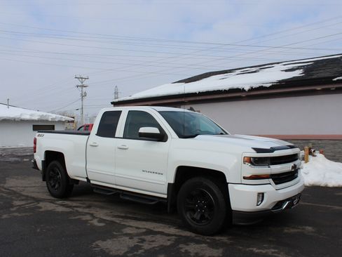 Used 2018 Chevrolet Silverado 1500 LT w/ All Star Edition image 2