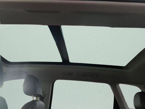 Used 2023 Volkswagen Taos SE image 37