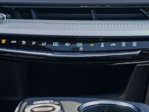 New 2026 Cadillac Optiq Luxury 2 image 22