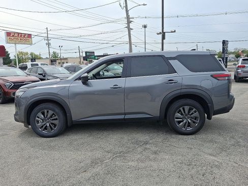 Used 2024 Nissan Pathfinder S image 4