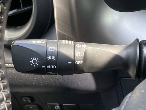 Used 2017 Toyota RAV4 Limited image 25