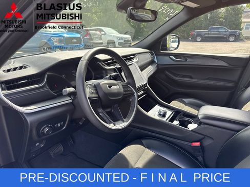 Used 2023 Jeep Grand Cherokee L Laredo AWD/4WD image 14