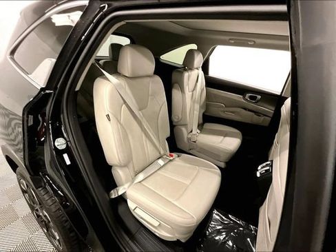 Used 2025 Kia Sorento SX FWD image 26
