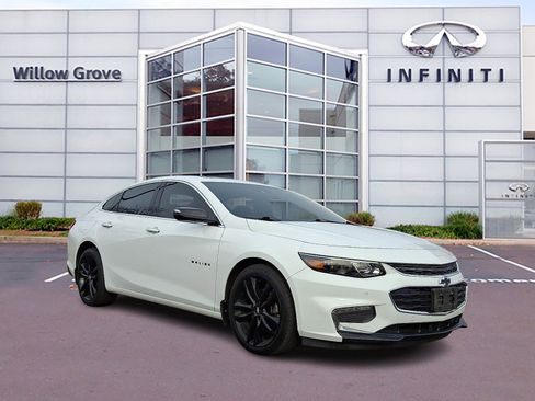 Used 2018 Chevrolet Malibu Premier w/ Premier Sun and Wheel Package image 1