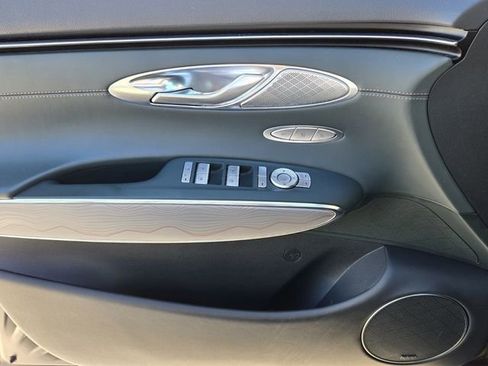 Used 2023 Genesis GV70 2.5T w/ Advanced Package image 31