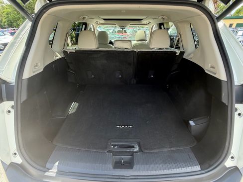 Certified 2023 Nissan Rogue SV w/ SV Premium B Package FWD image 15