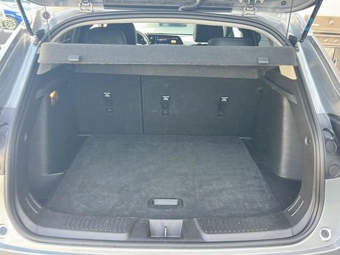 Used 2025 Chevrolet Trax LT image 30