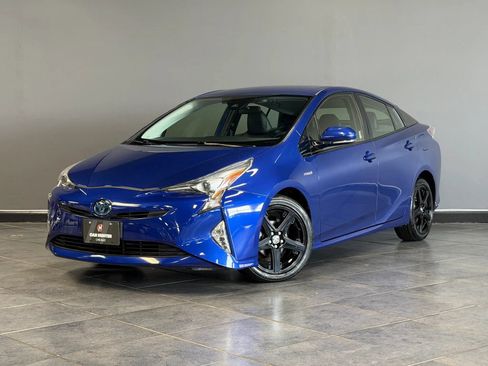 Used 2016 Toyota Prius Three Touring w/ Four Season Floor Mat Package FWD image 1